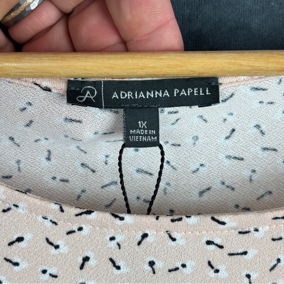 Adrianna Papell Cream Ruffled Flutter Sleeve Blouse Sz 1X - Picture 2 of 8